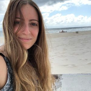 Meet your Posher, Carrie